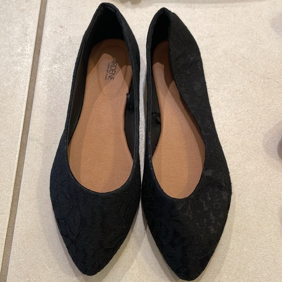 4 pairs of Ardene flats - Picture 2 of 6